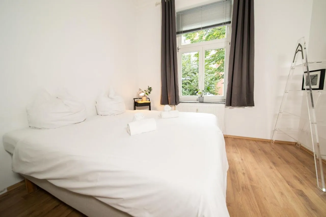 White 60 Qm Apartment - Zentral - Balkon - Messe Dusseldorf 0*,  Germany
